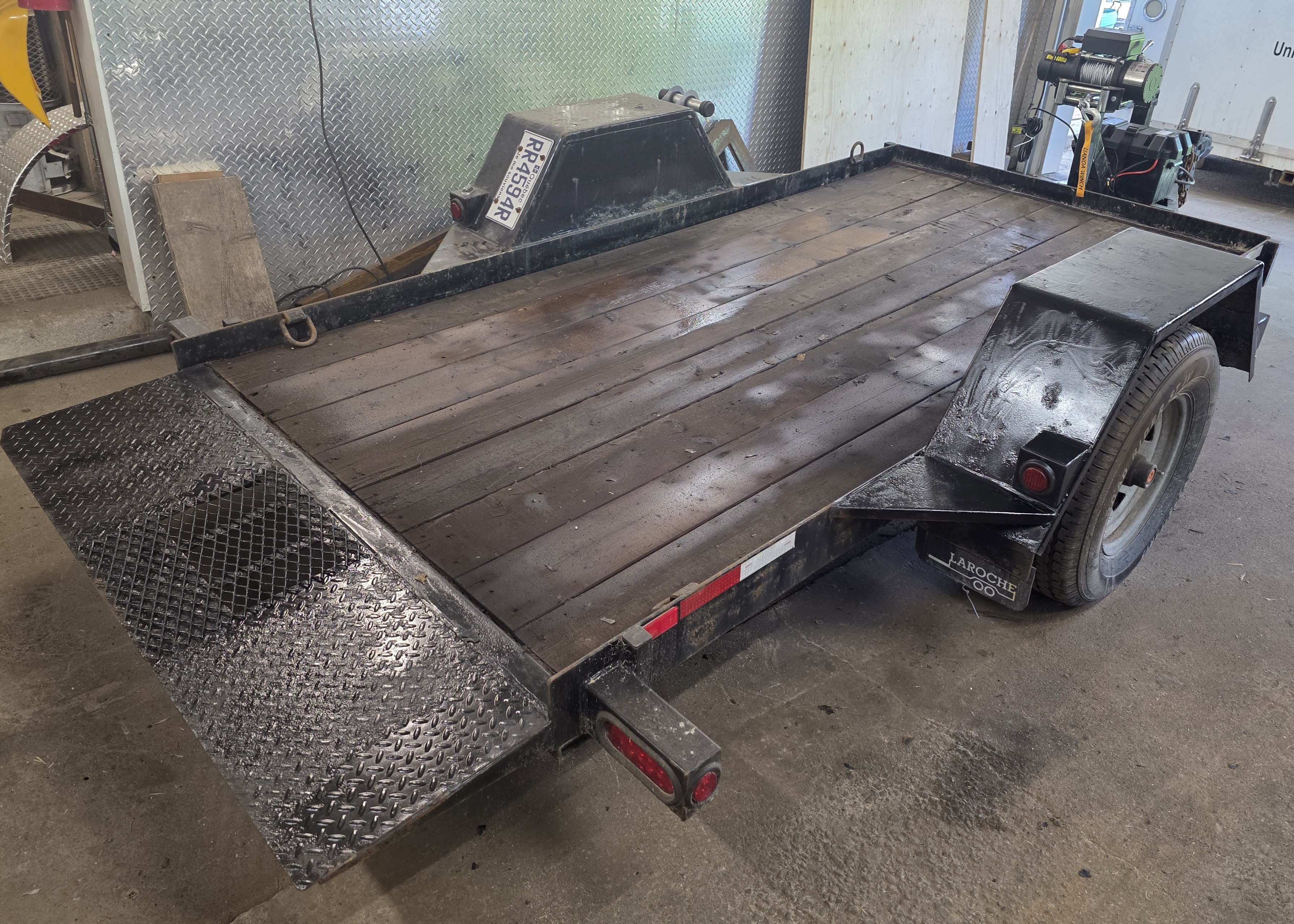 Remorque ouverte 5' x 10' Plafo-Lift avec winch électrique